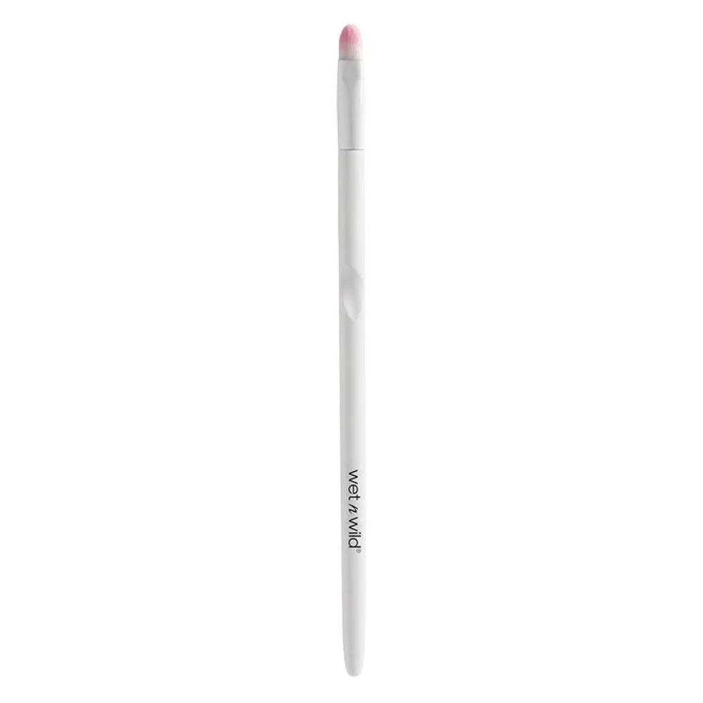Wet n wild | Small Concealer Brush | Product front facing, with no background